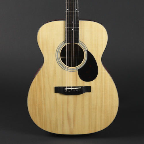Eastman E10OM Adirondack Spruce/Mahogany